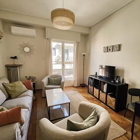 Postmodern In Pangrati Apartment