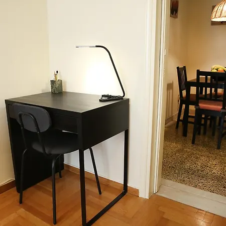 Postmodern In Pangrati Apartment *